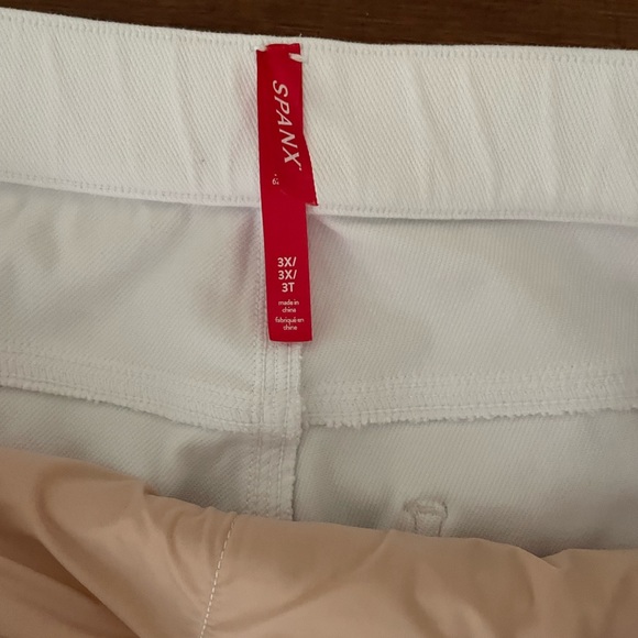 NWOT white Spanxs jeans. Washed but never worn. Size 3XL - Picture 4 of 4